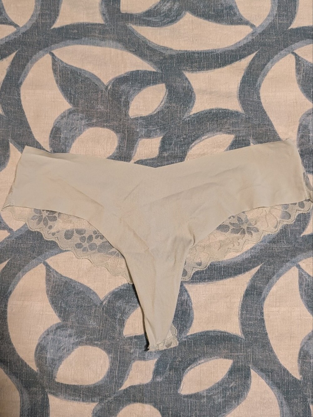 Seamless Light Gray Thong with Lace Back - M